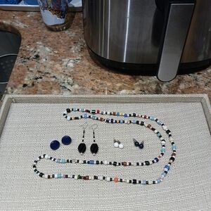 Women's Vintage 5pc. Handmade Beaded Jewelry Lot.